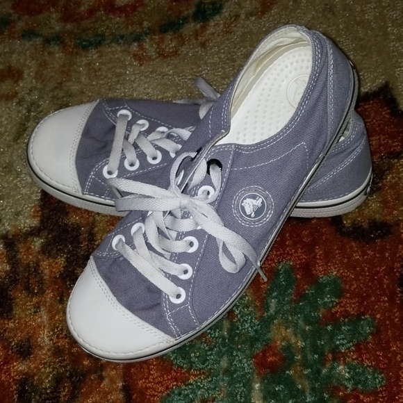 crocs women's tennis shoes